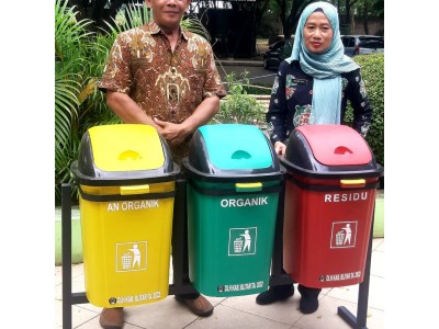 Kotak Pemilahan Sampah dari DLH Kab. Blitar